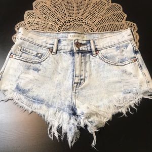 ✨SOLD✨ HIGHRISE BULLHEAD JEAN SHORTS SIZE 1